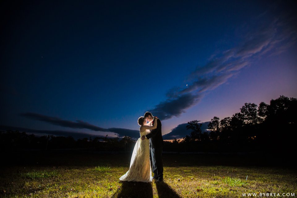 alexa-dan-lost-creek-winery-wedding_5355