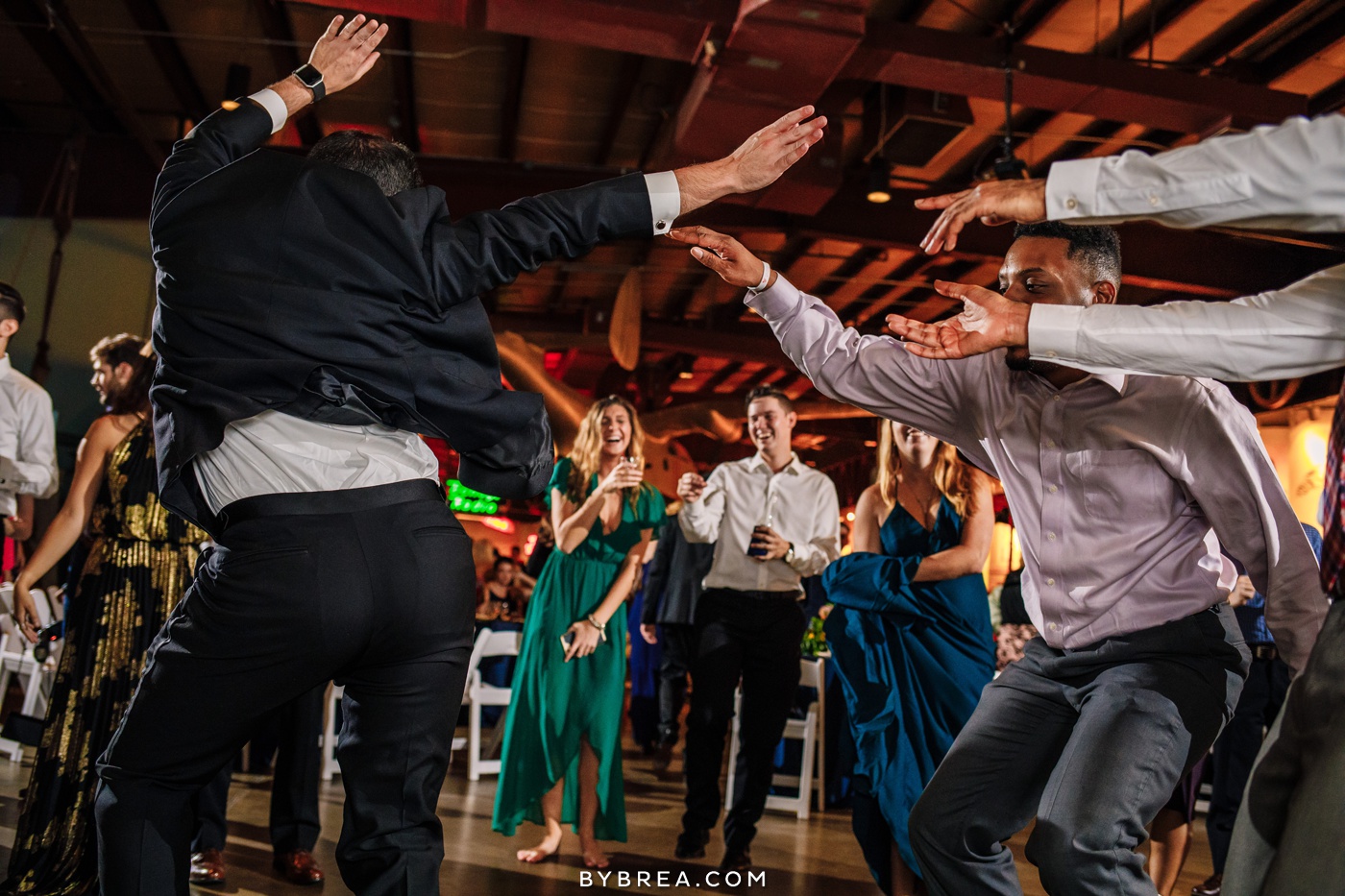 jen-paul-baltimore-museum-of-industry-wedding-photos_0110