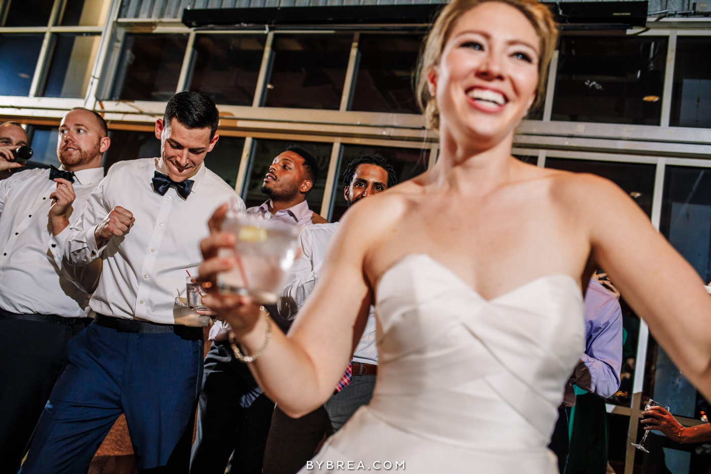 jen-paul-baltimore-museum-of-industry-wedding-photos_0116